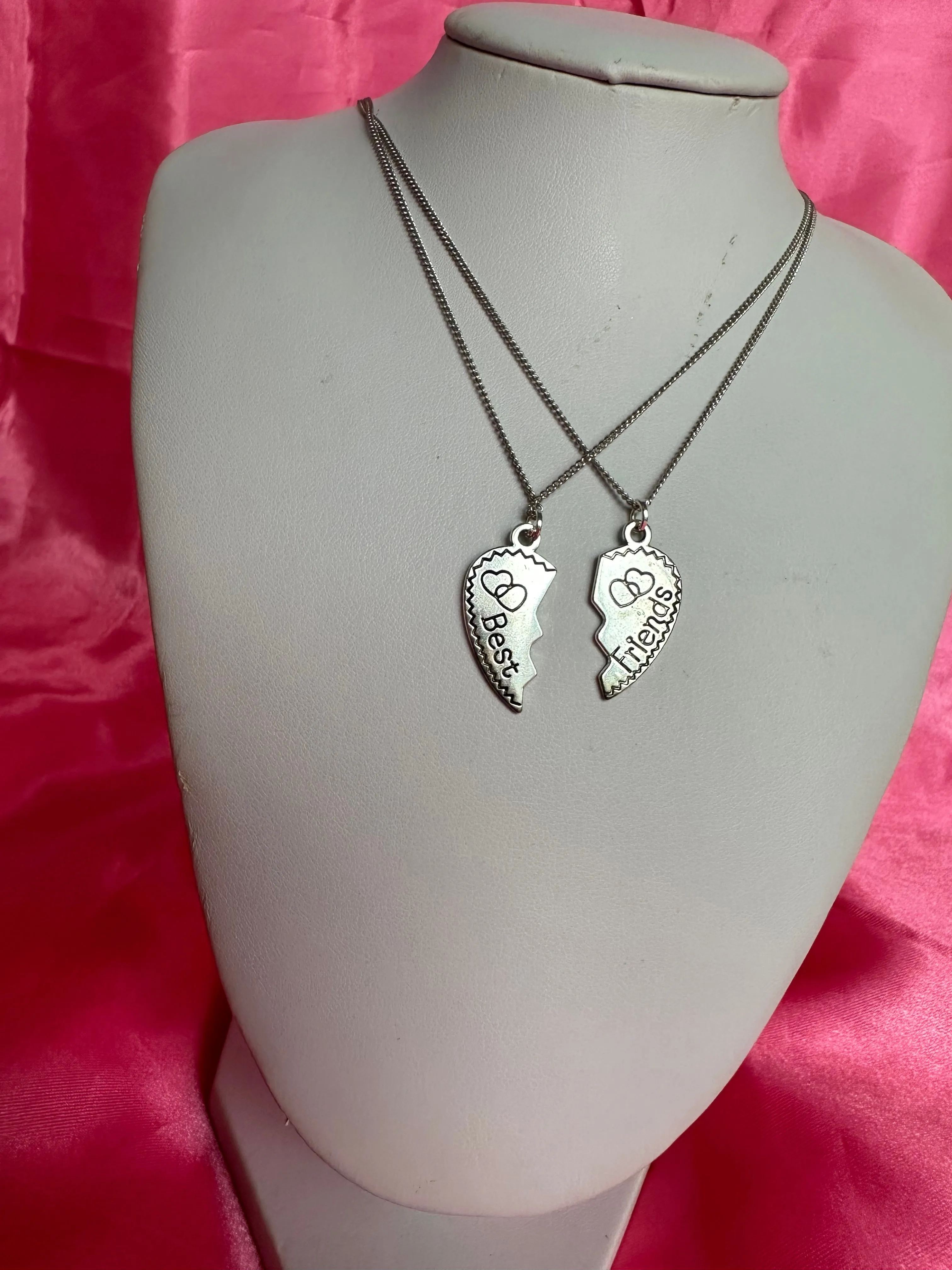 Best friend necklaces