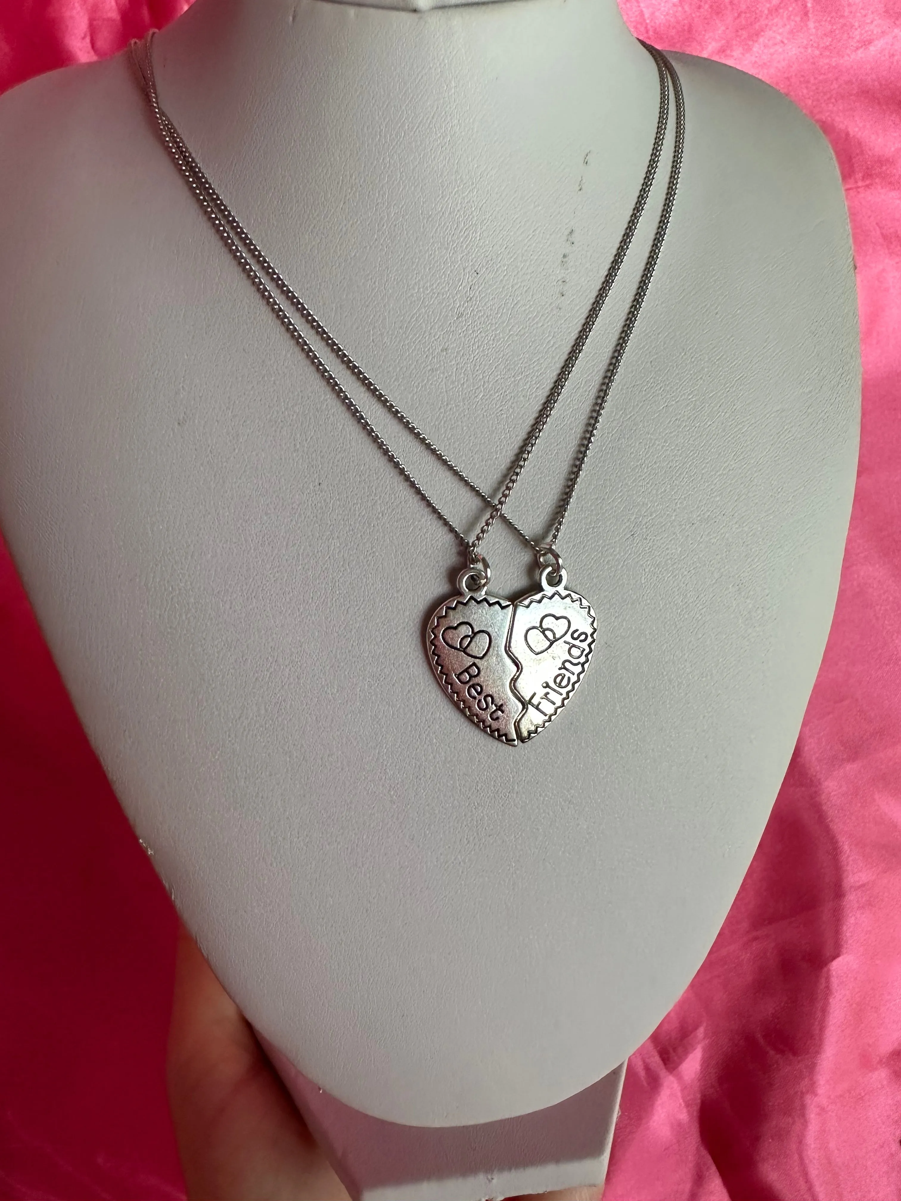 Best friend necklaces