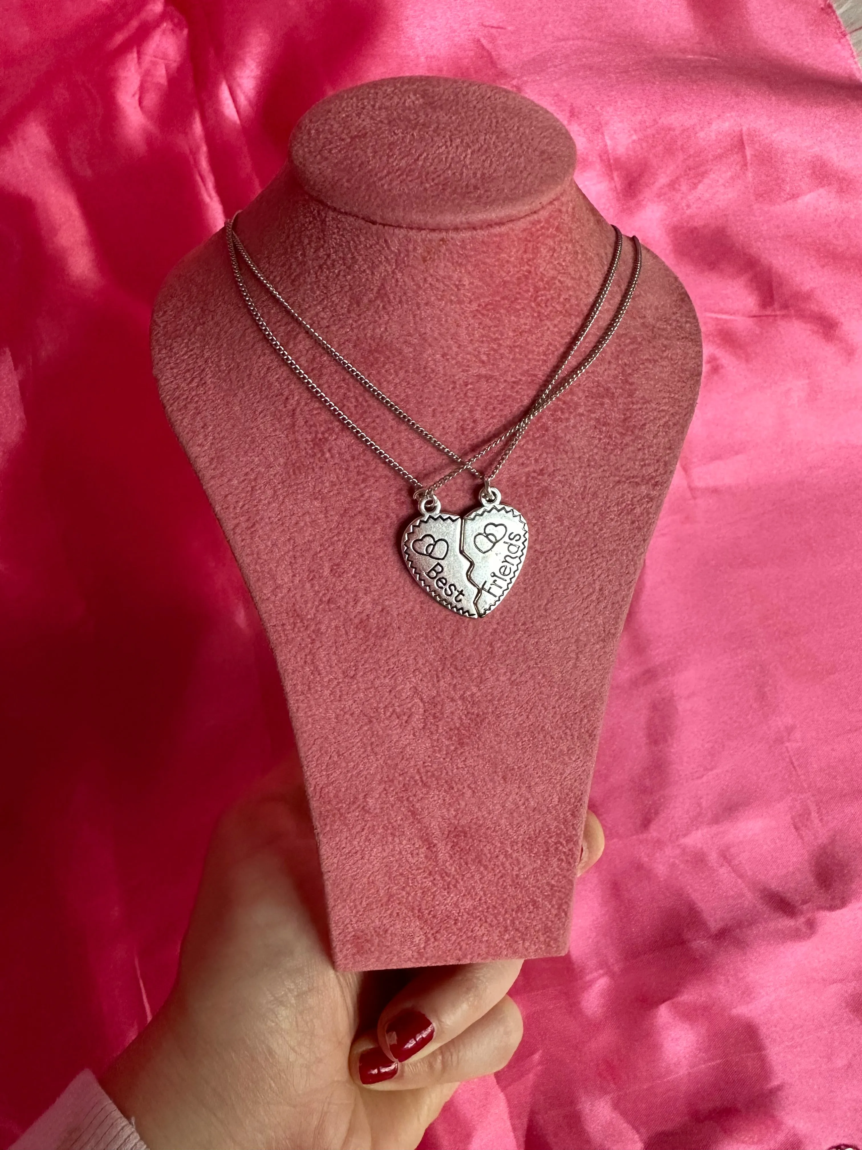 Best friend necklaces