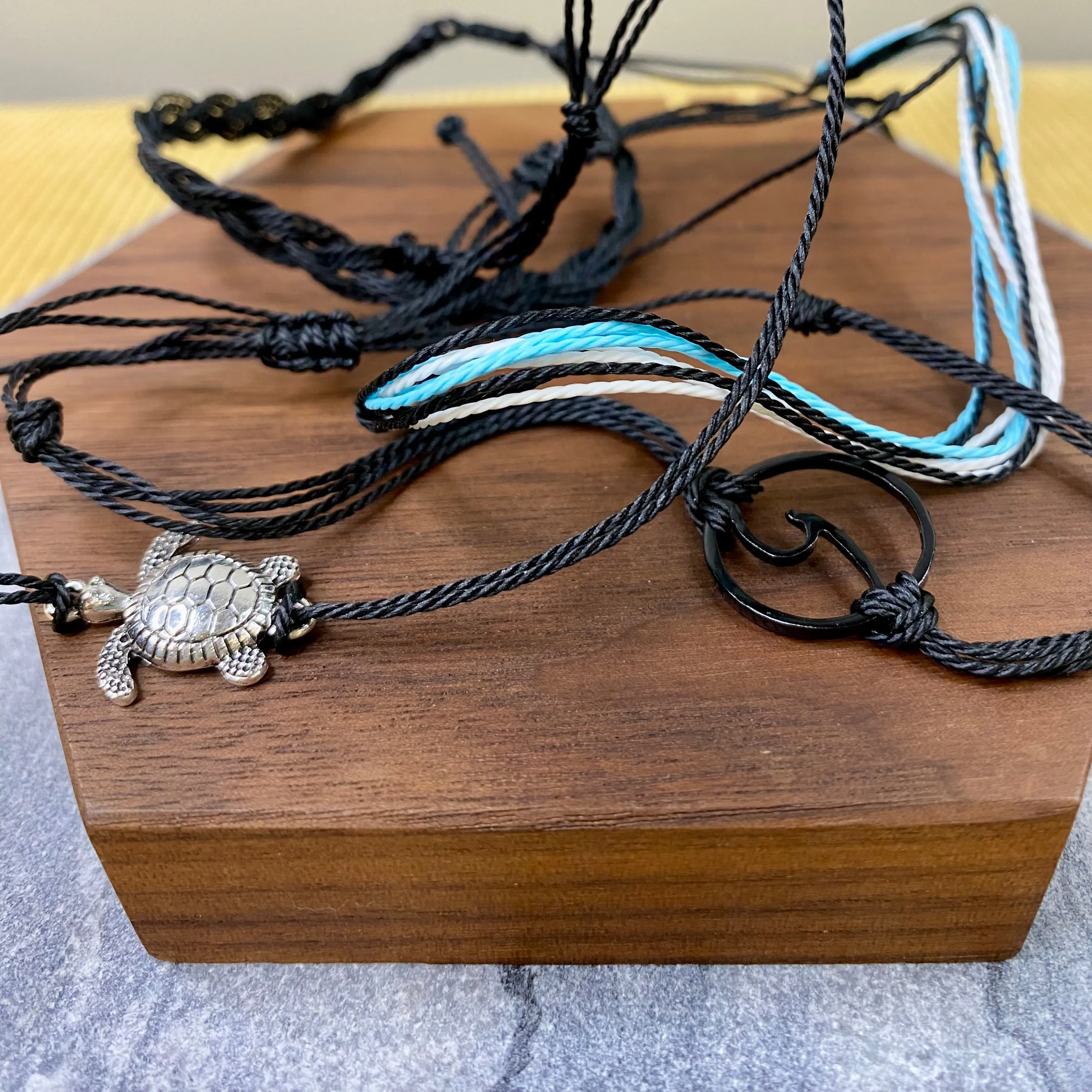 Bracelet Pack - Adjustable String Turtle Wave Black