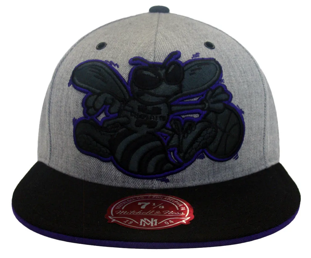 Charlotte Horntes Fitted Mitchell & Ness Fitted XL Logo Heather Black Cap Hat