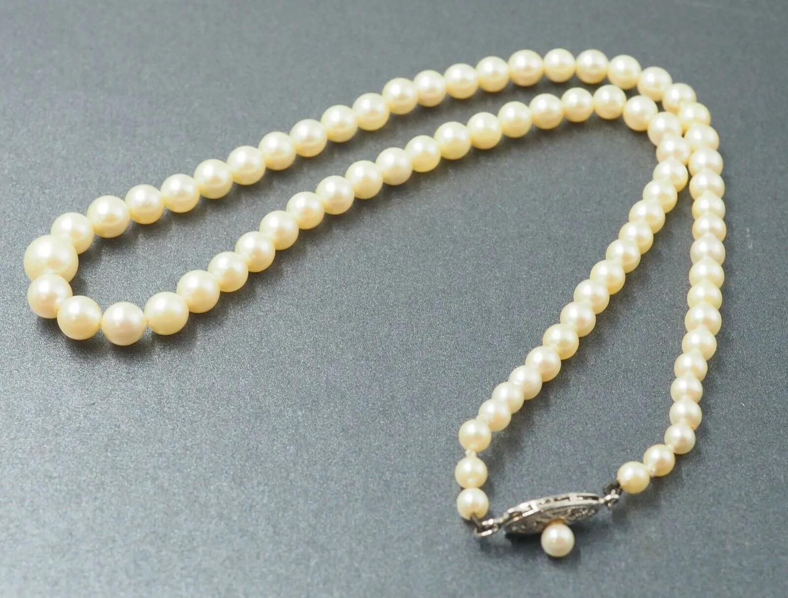 Cultured Pearl Strand Mikado Necklace