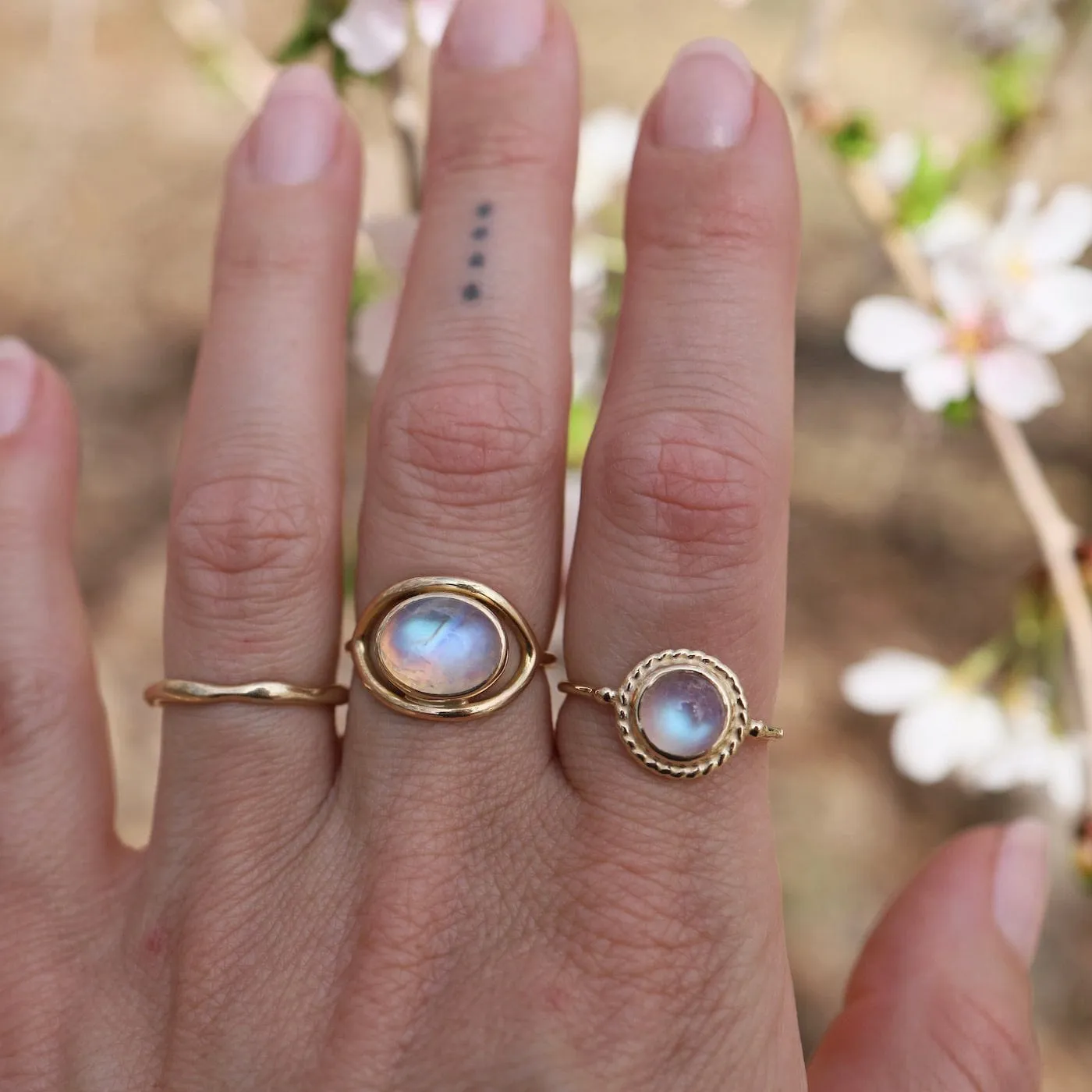 Gold Antiquarian Ring with Moonstone