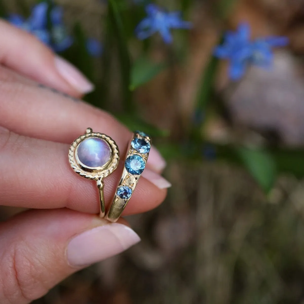 Gold Antiquarian Ring with Moonstone