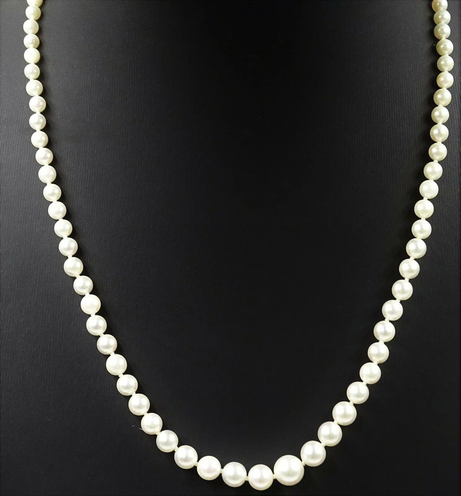 Gorgeous Strand of Graduating Pearls with 9ct White Gold Pearl & CZ Clasp
