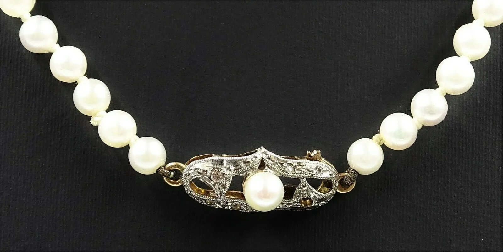 Gorgeous Strand of Graduating Pearls with 9ct White Gold Pearl & CZ Clasp