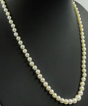 Gorgeous Strand of Graduating Pearls with 9ct White Gold Pearl & CZ Clasp
