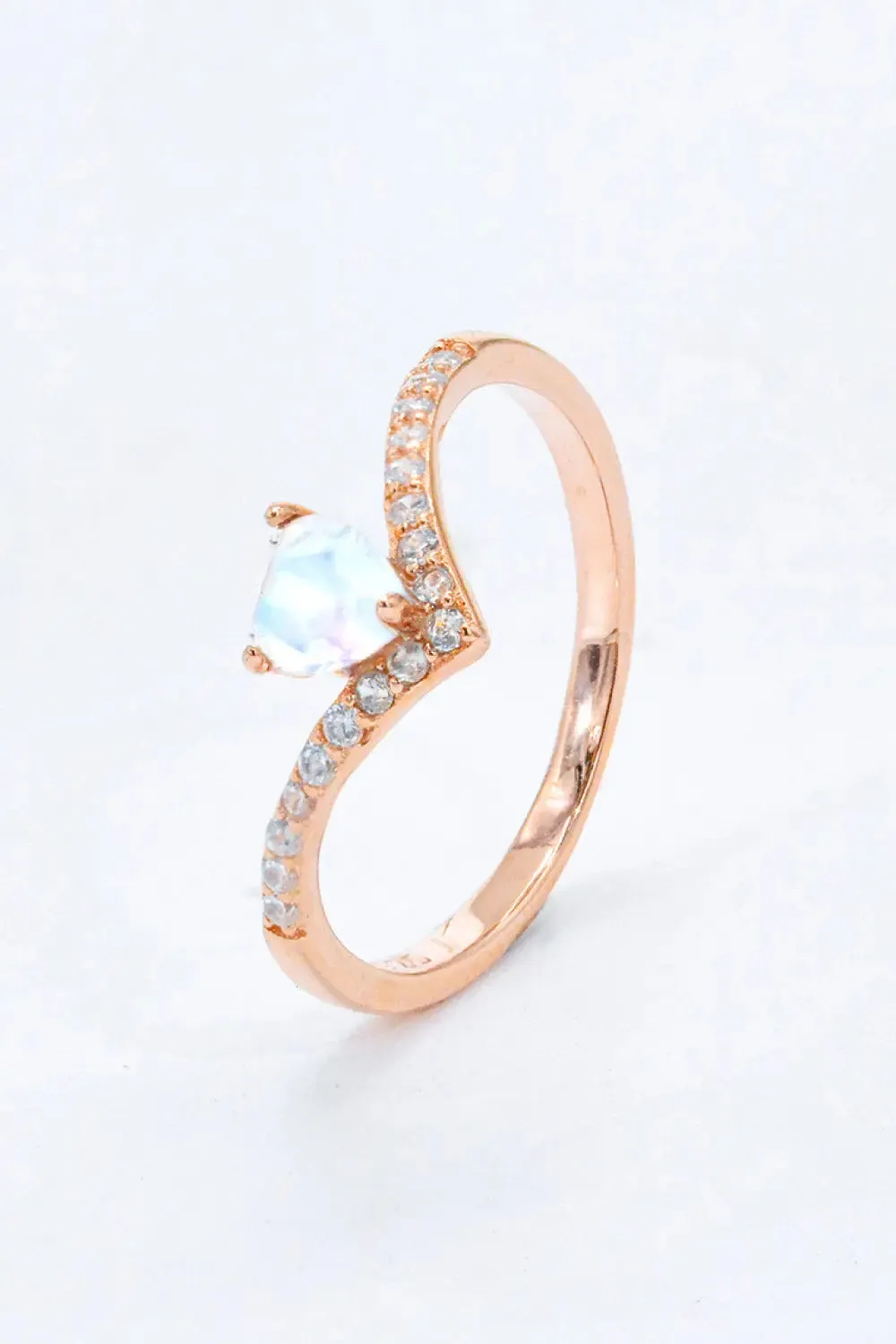 LOVCIA Moonstone Heart-Shaped Ring