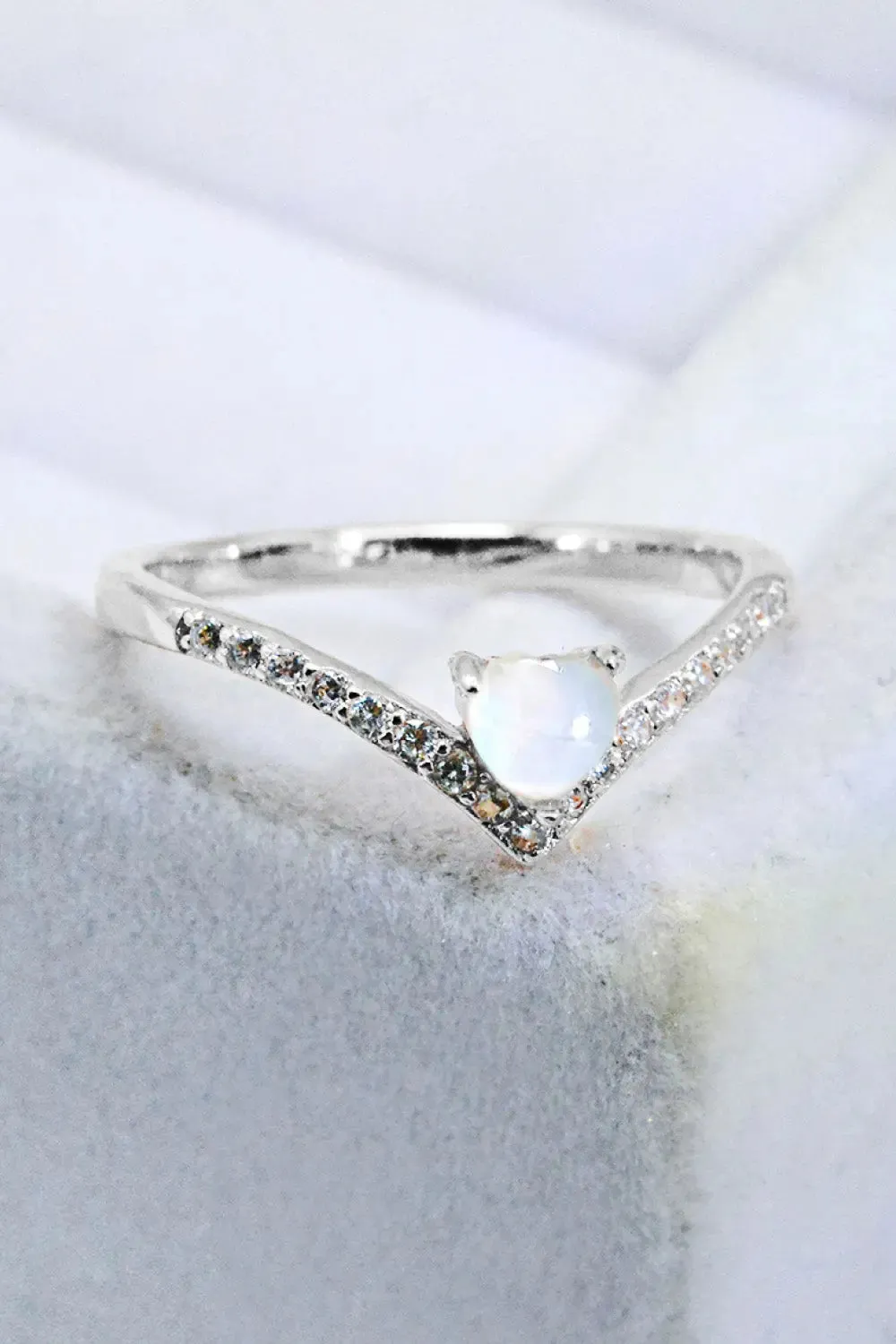 LOVCIA Moonstone Heart-Shaped Ring