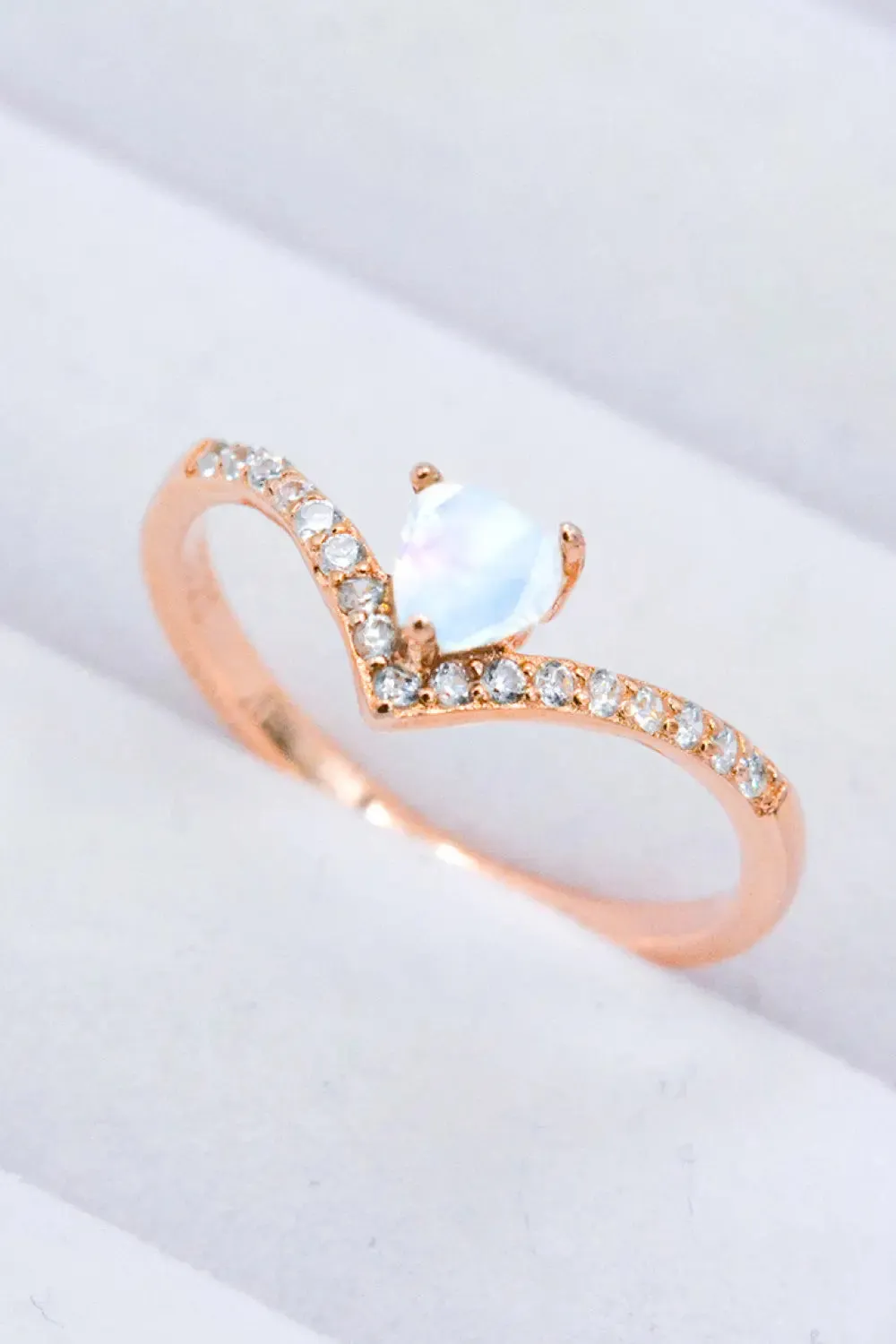 LOVCIA Moonstone Heart-Shaped Ring