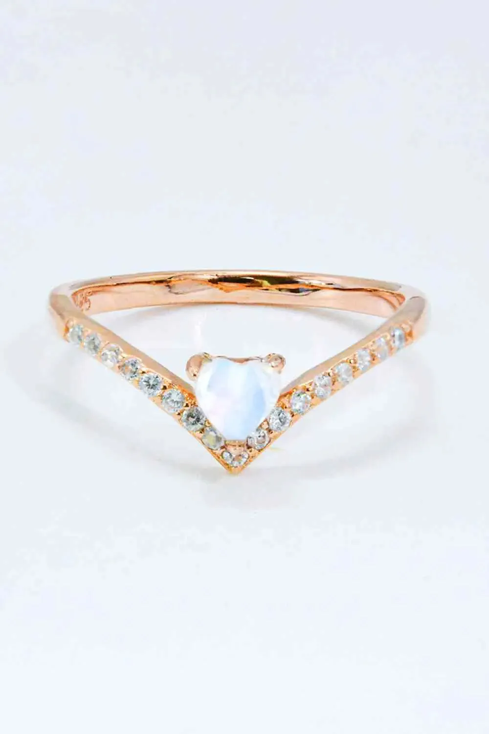 LOVCIA Moonstone Heart-Shaped Ring