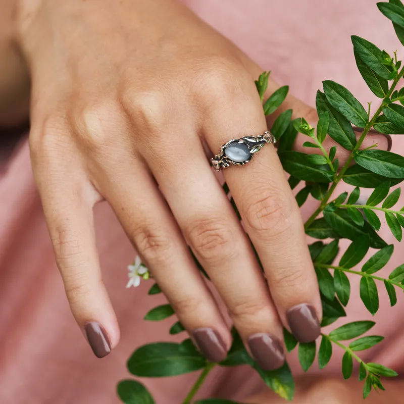 Moonstone Engagement ring "Alma"