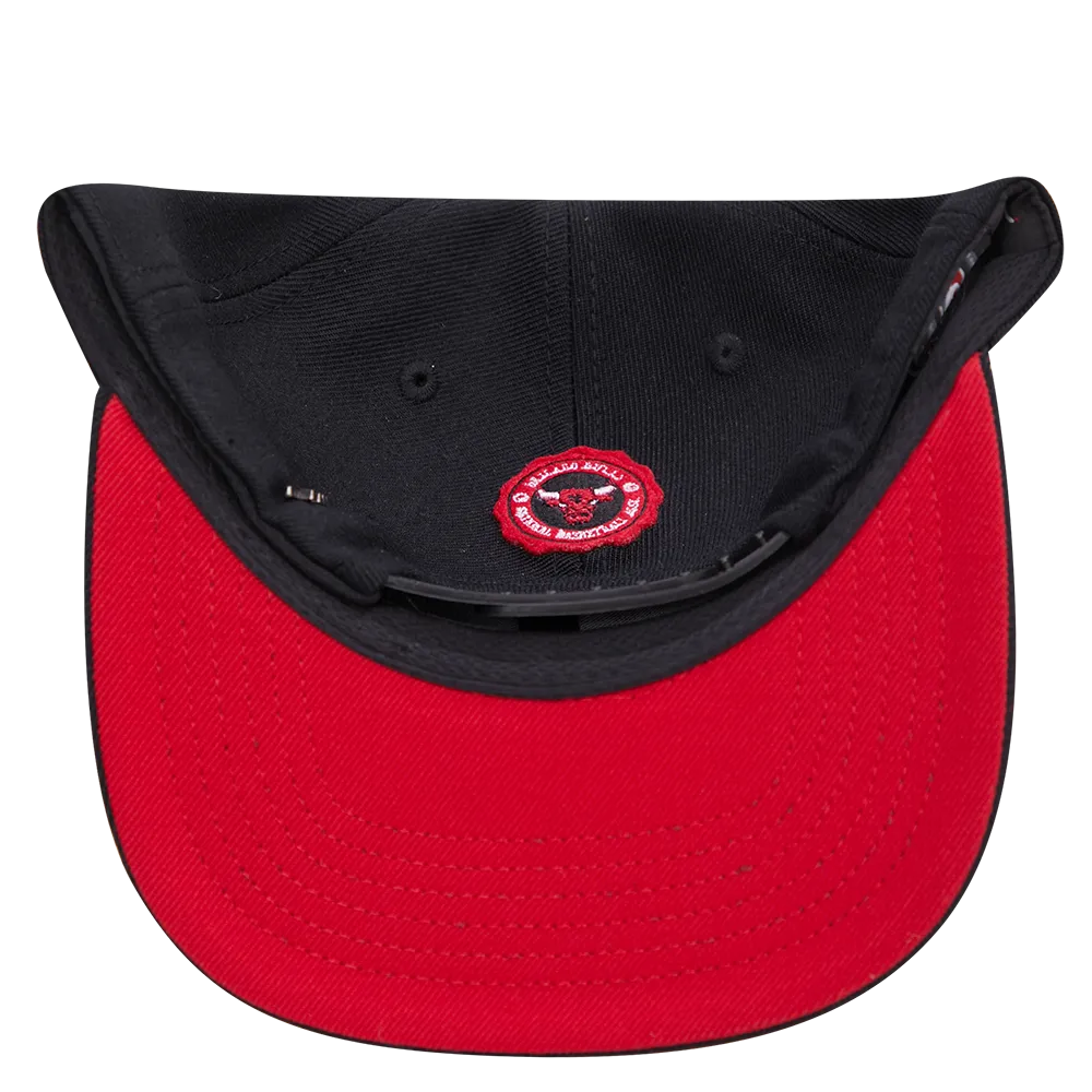 NBA CHICAGO BULLS CREST EMBLEM WORDMARK WOOL SNAPBACK HAT (BLACK)