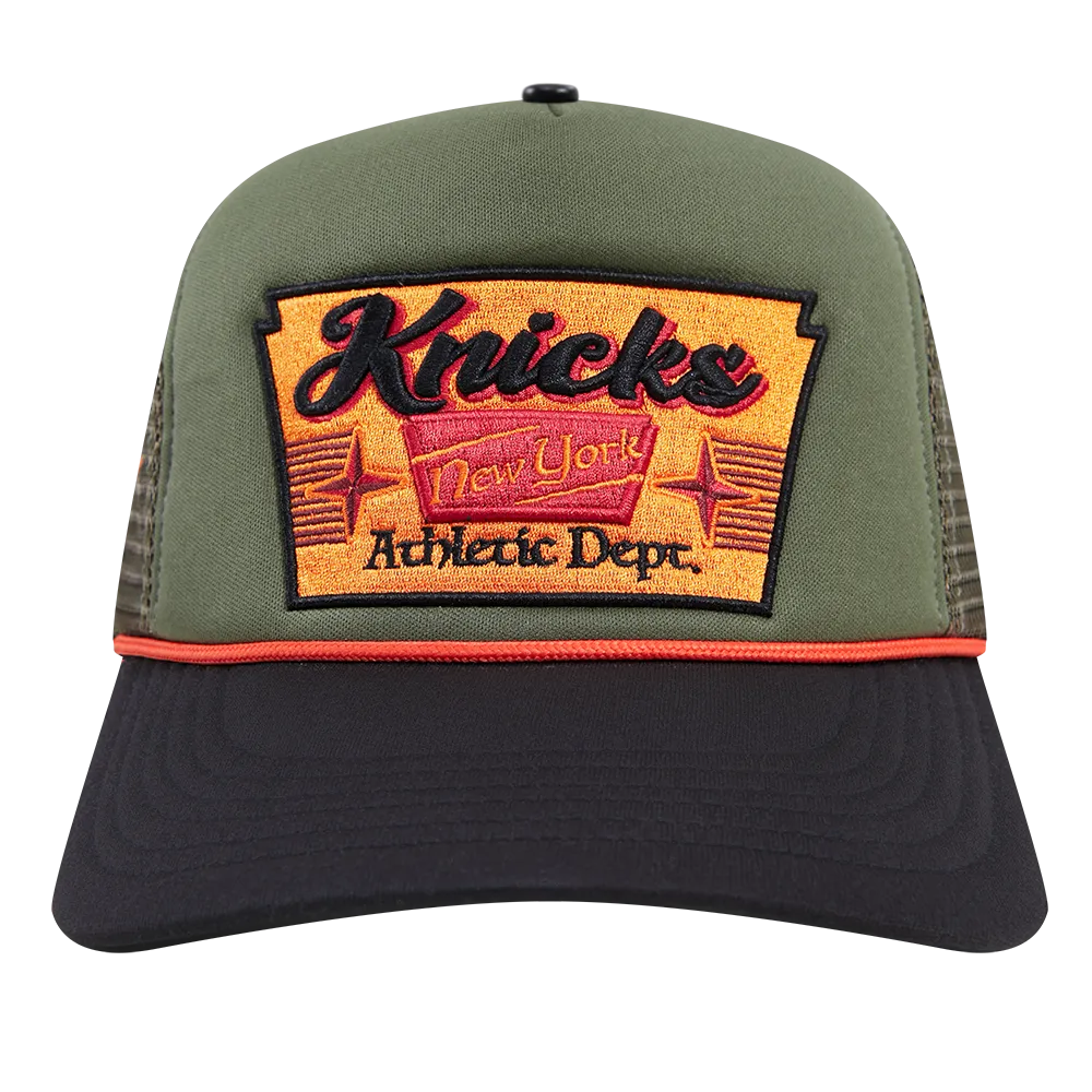 NBA NEW YORK KNICKS INSIGNIA WOOL 2 TONE PINCH FRONT TRUCKER HAT (OLIVE/BLACK)