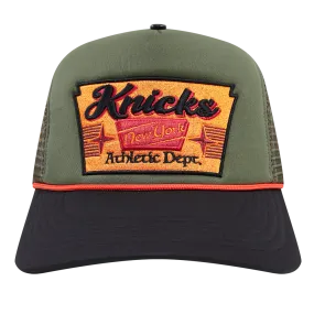 NBA NEW YORK KNICKS INSIGNIA WOOL 2 TONE PINCH FRONT TRUCKER HAT (OLIVE/BLACK)