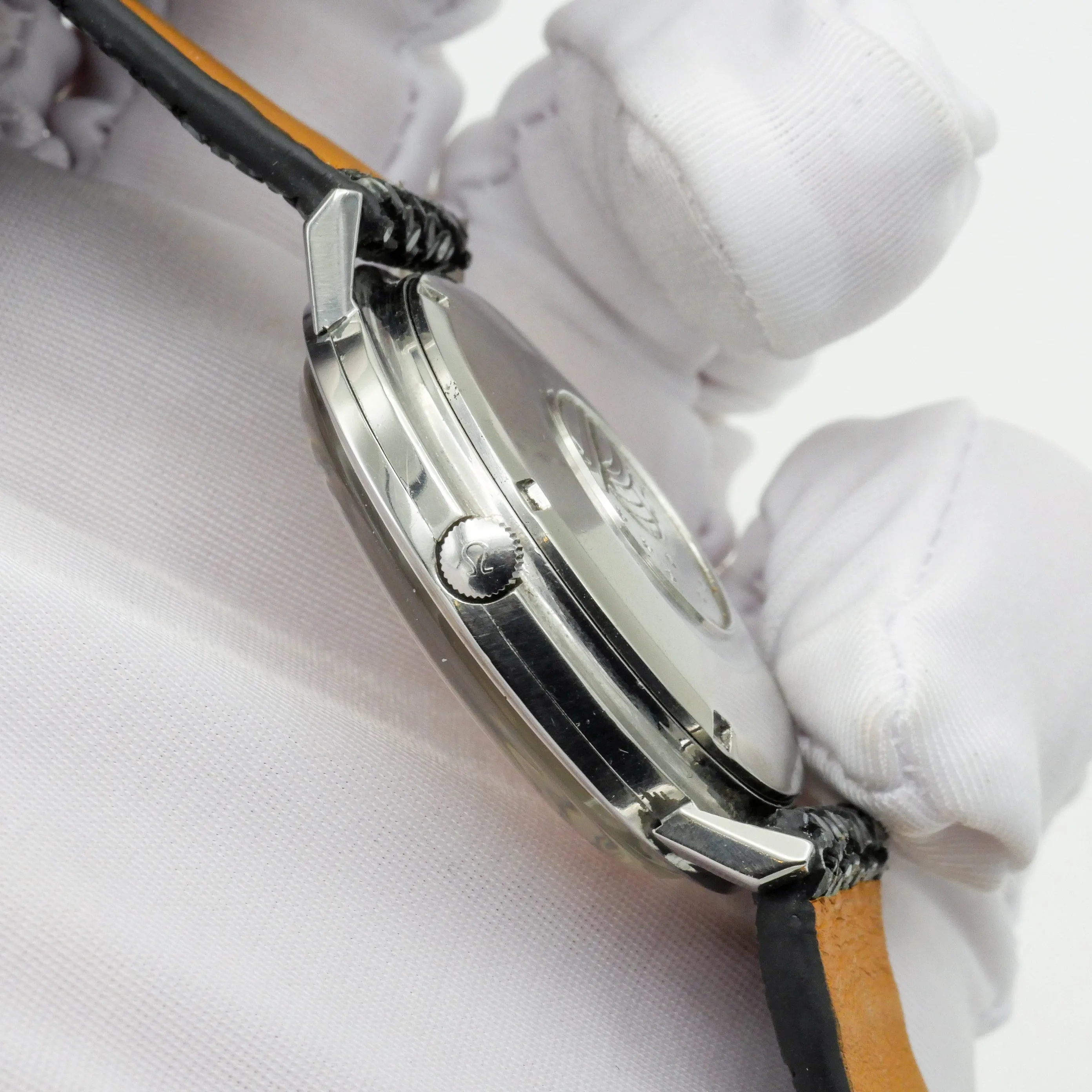 OMEGA CONSTELLATION "PIE PAN" CHRONOMETER AUTOMATIC REF. 168.004
