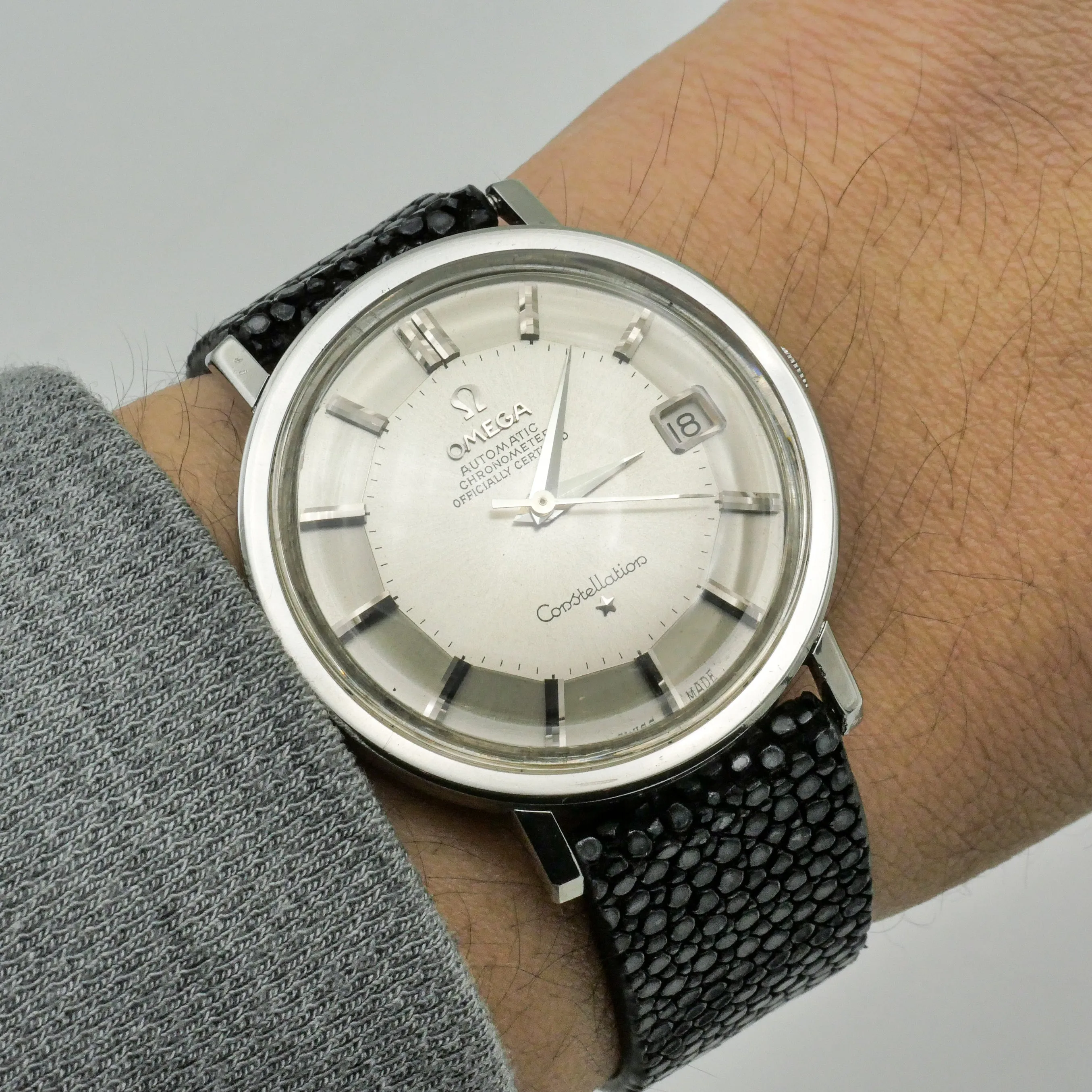 OMEGA CONSTELLATION "PIE PAN" CHRONOMETER AUTOMATIC REF. 168.004