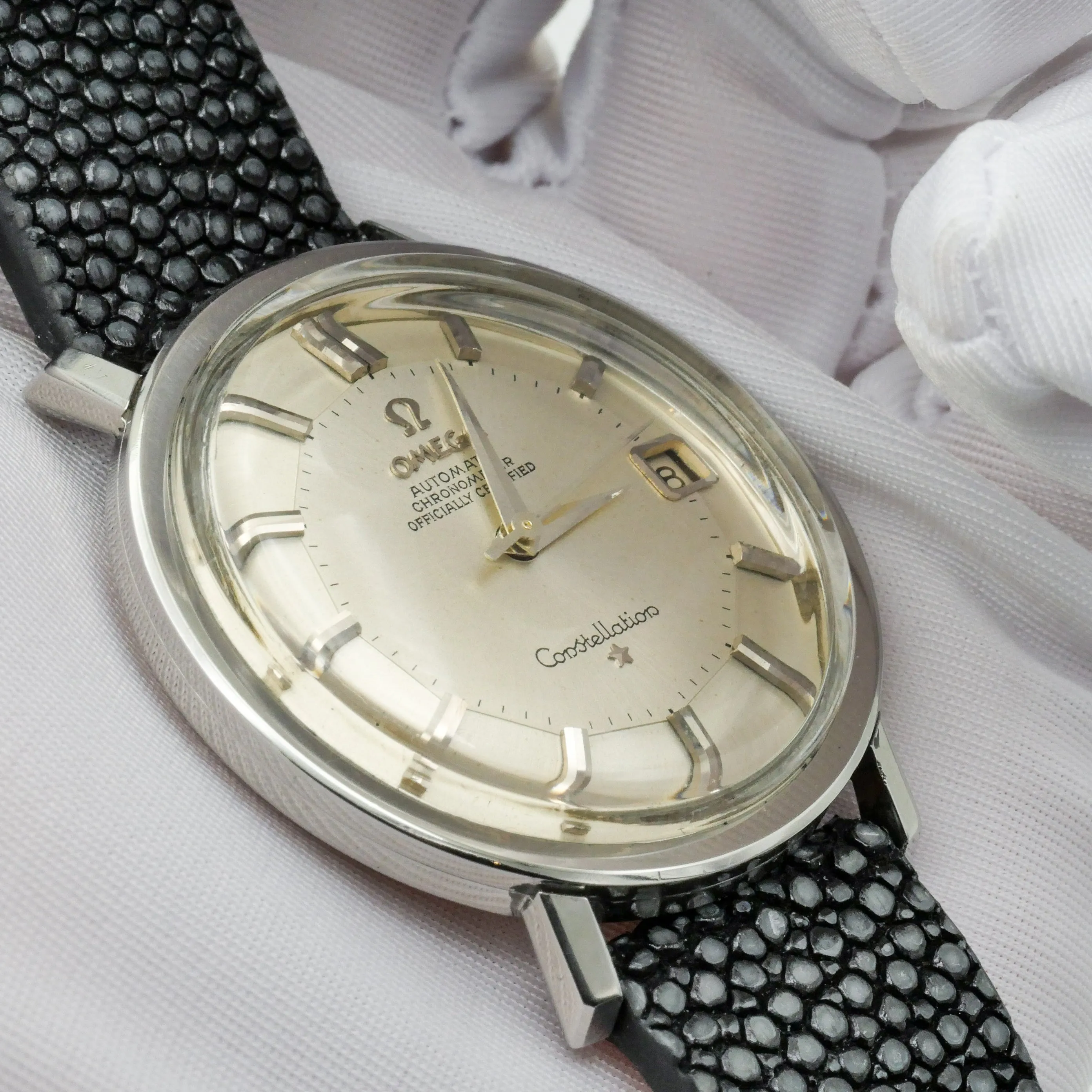 OMEGA CONSTELLATION "PIE PAN" CHRONOMETER AUTOMATIC REF. 168.004
