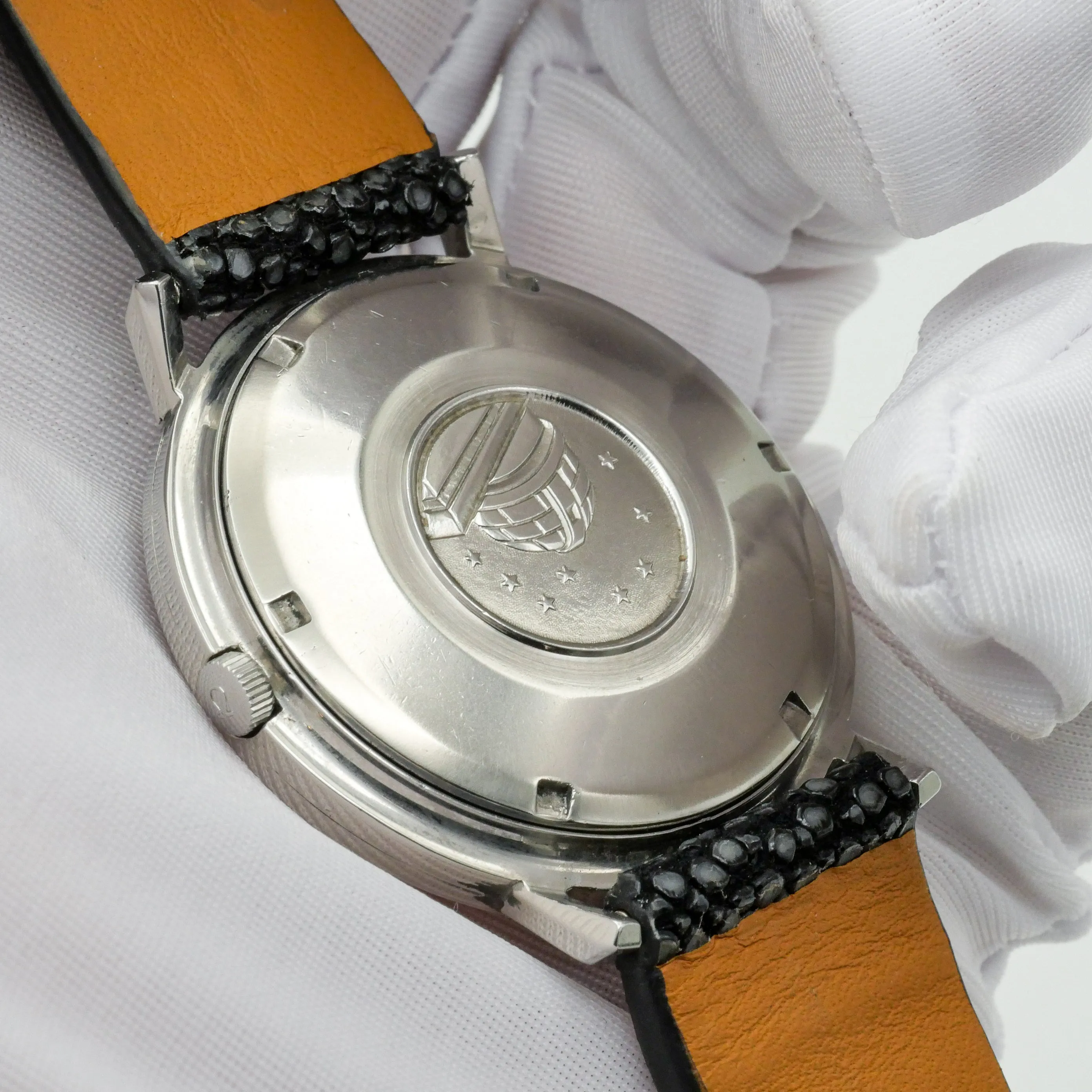 OMEGA CONSTELLATION "PIE PAN" CHRONOMETER AUTOMATIC REF. 168.004
