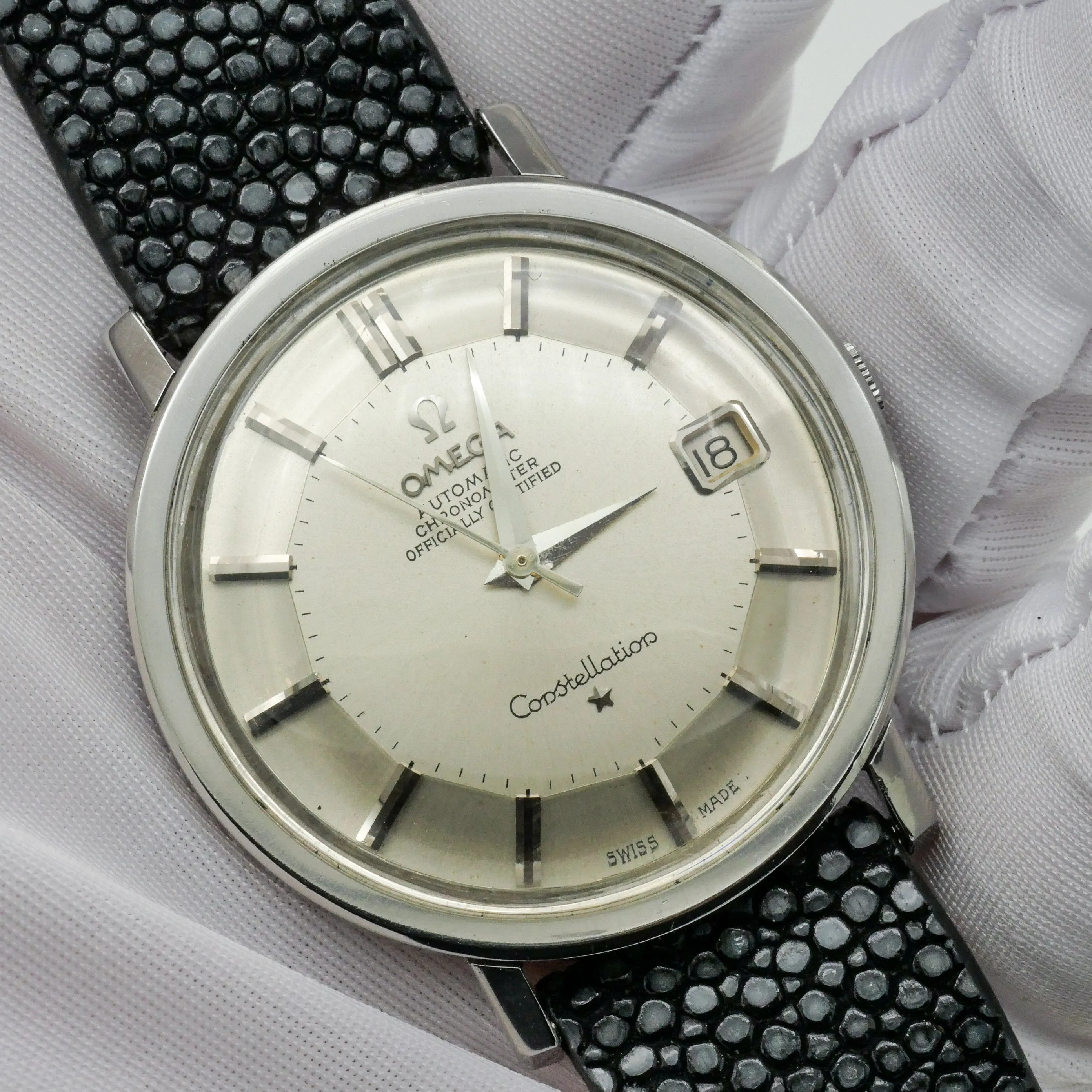 OMEGA CONSTELLATION "PIE PAN" CHRONOMETER AUTOMATIC REF. 168.004