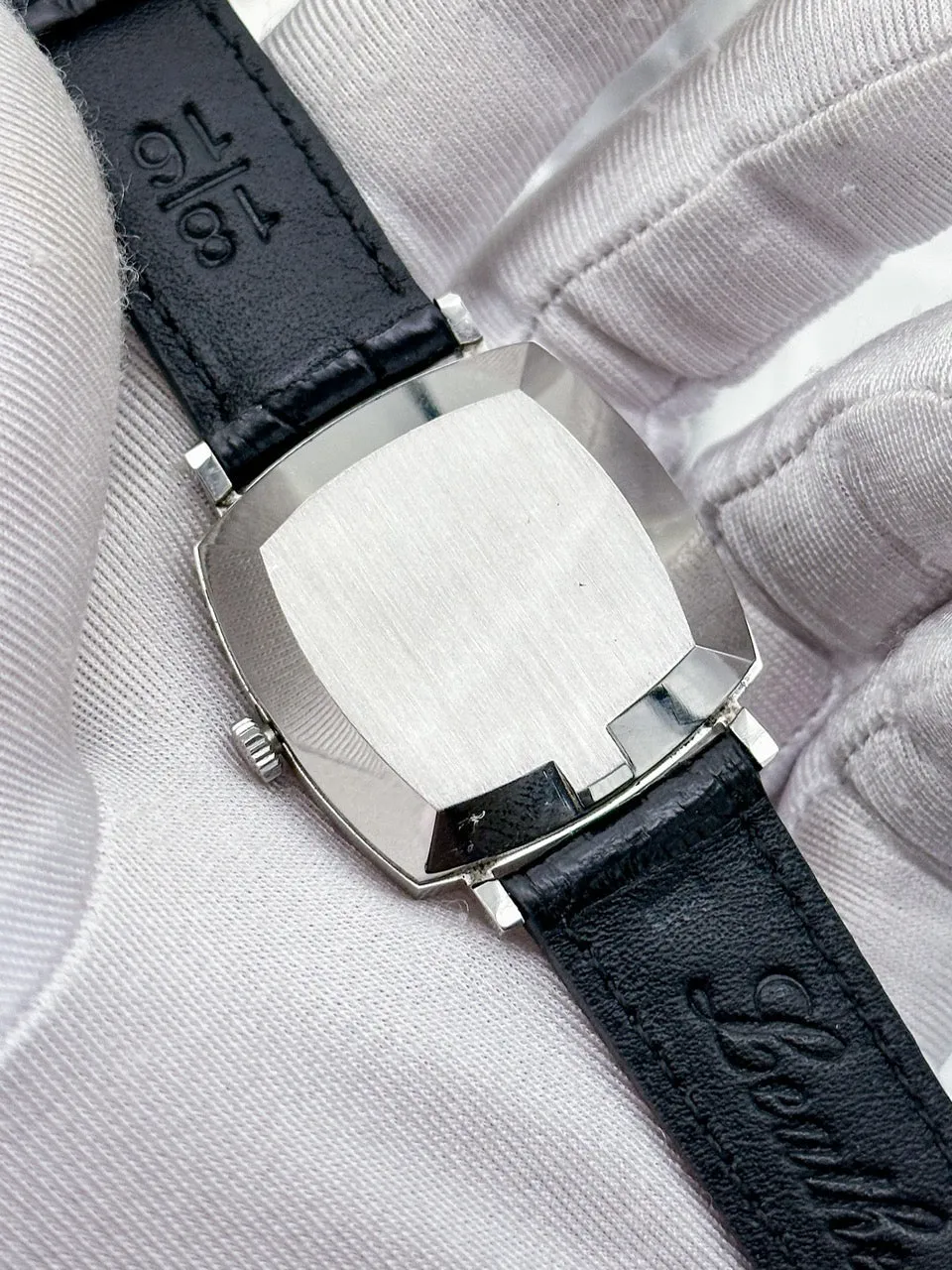 OMEGA GENÈVE AUTOMATIC DATE REF. 162.0042