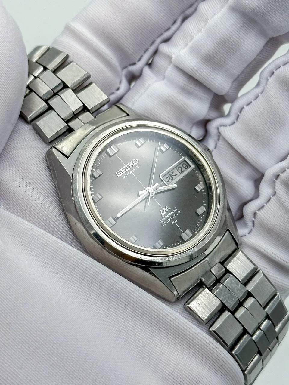 SEIKO LORD MATIC LM SPECIAL AUTOMATIC DAY-DATE CROSSHAIR DIAL REF. 5206-6120